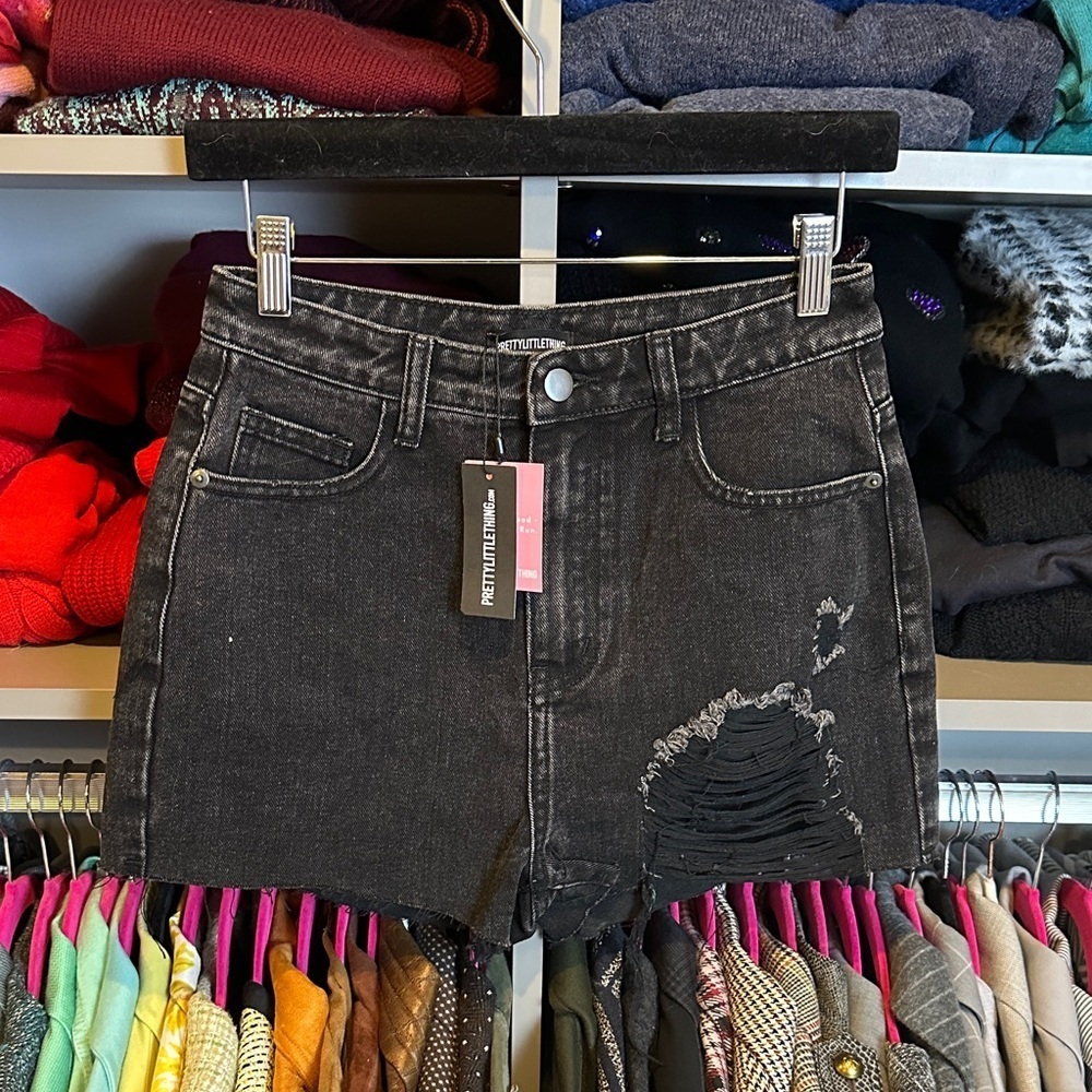 PrettyLittleThing black raw hem distressed shorts size 2 NWT